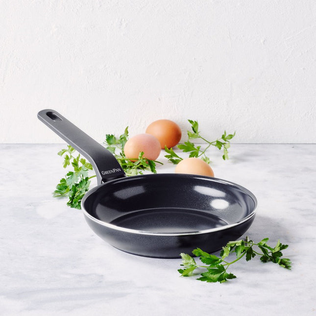 GreenPan Essence stekpanna svart Ø20 cm